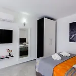 Lea - * Dubrovnik