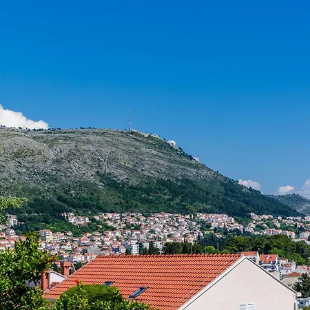 Lea - * Dubrovnik