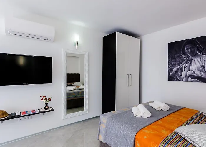 Lea - * דוברובניק